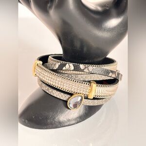 Nomad Multi-Strand Bracelet with Gold Magnetic Clasp - Black, White, Cream